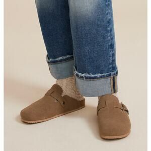 8 Maurices SuperCush Clogs